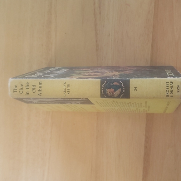 Vintage Nancy Drew Mystery, The Clue in the Old Album, Book 24, copyright 1947 - Picture 3 of 5